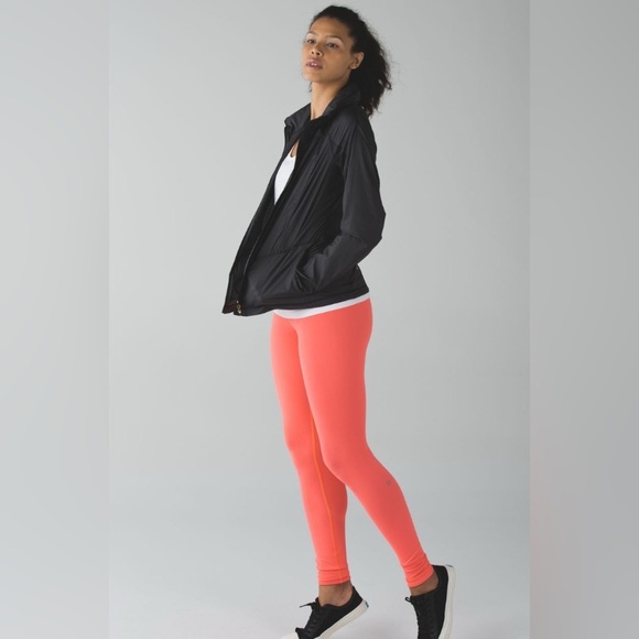 lululemon athletica Pants - Lululemon Wunder Under Pant Reversible small medium Size 4